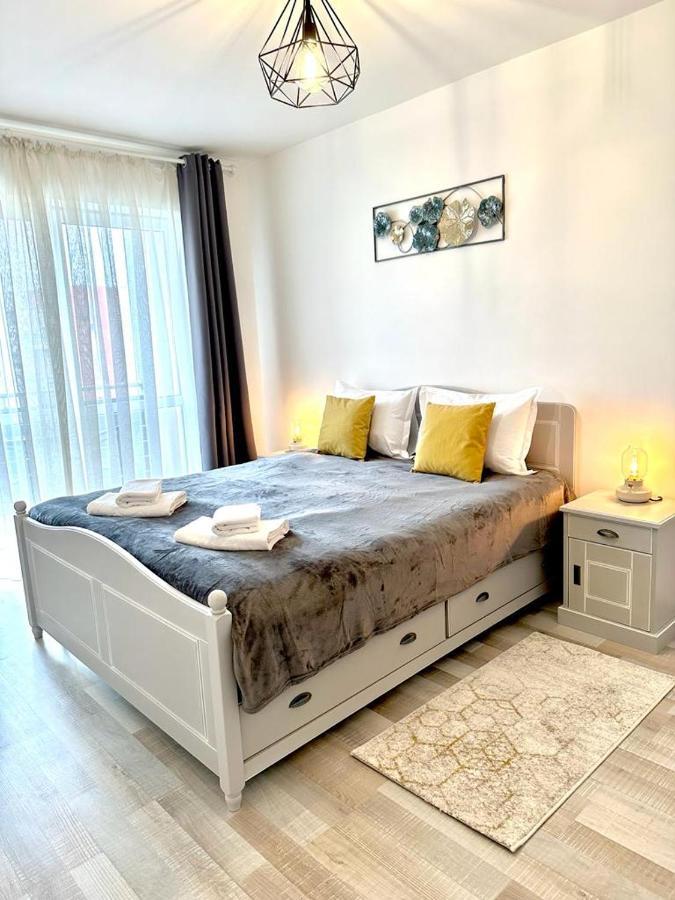 Lovely Apartment Avantgarden Brașov Exterior foto